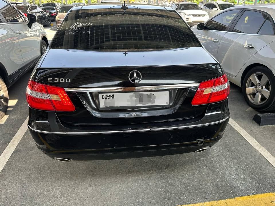 2011 مرسيدس-بنز الفئة - E E300