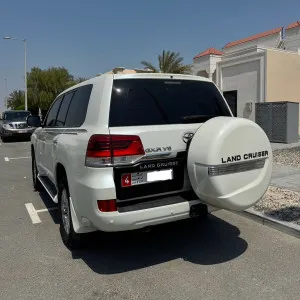 2016 Toyota Land Cruiser GXR