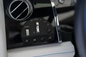 2022 رولز رويس دون standard