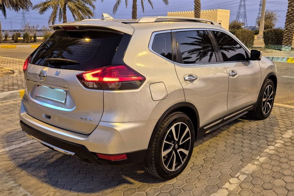 2020 نيسان اكس تريل SL