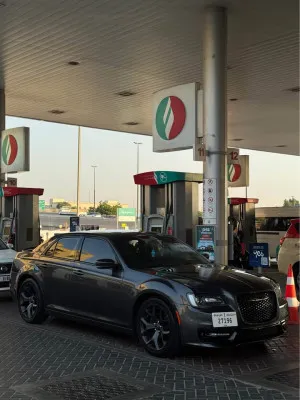 2021 كرايسلر ٣٠٠ S