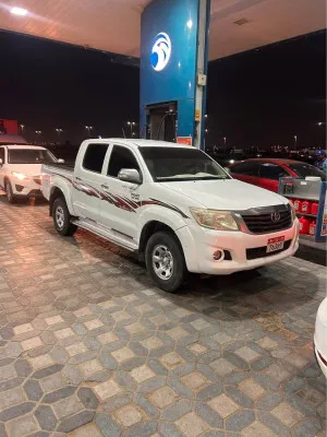 2014 تويوتا هايلوكس Double Cabin