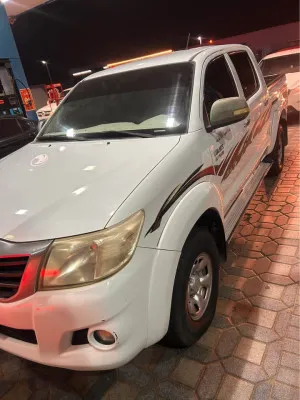 2014 تويوتا هايلوكس Double Cabin