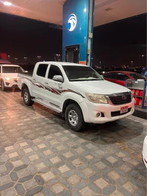 2014 تويوتا هايلوكس Double Cabin