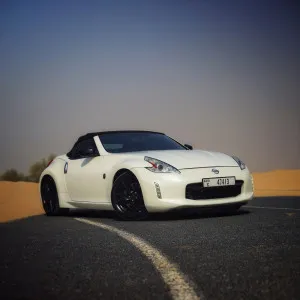2014 نيسان ٣٧٠Z Sport Tech
