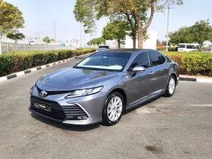 2023 TOYOTA CAMRY GLE  WITH WARRANTY, 2.5L (204 HP) - AUTOMATIC . PETROL . FRONT WHEEL DRIVE . 5 SEATS . 4 DOORS