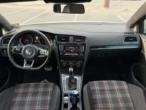 2015 فولجس فاجن جولف GTI