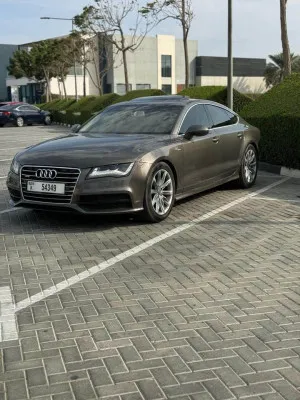 2014 اودي آي ٧ Standard