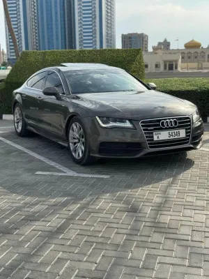 2014 اودي آي ٧ Standard