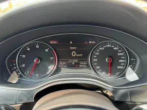 2014 اودي آي ٧ Standard