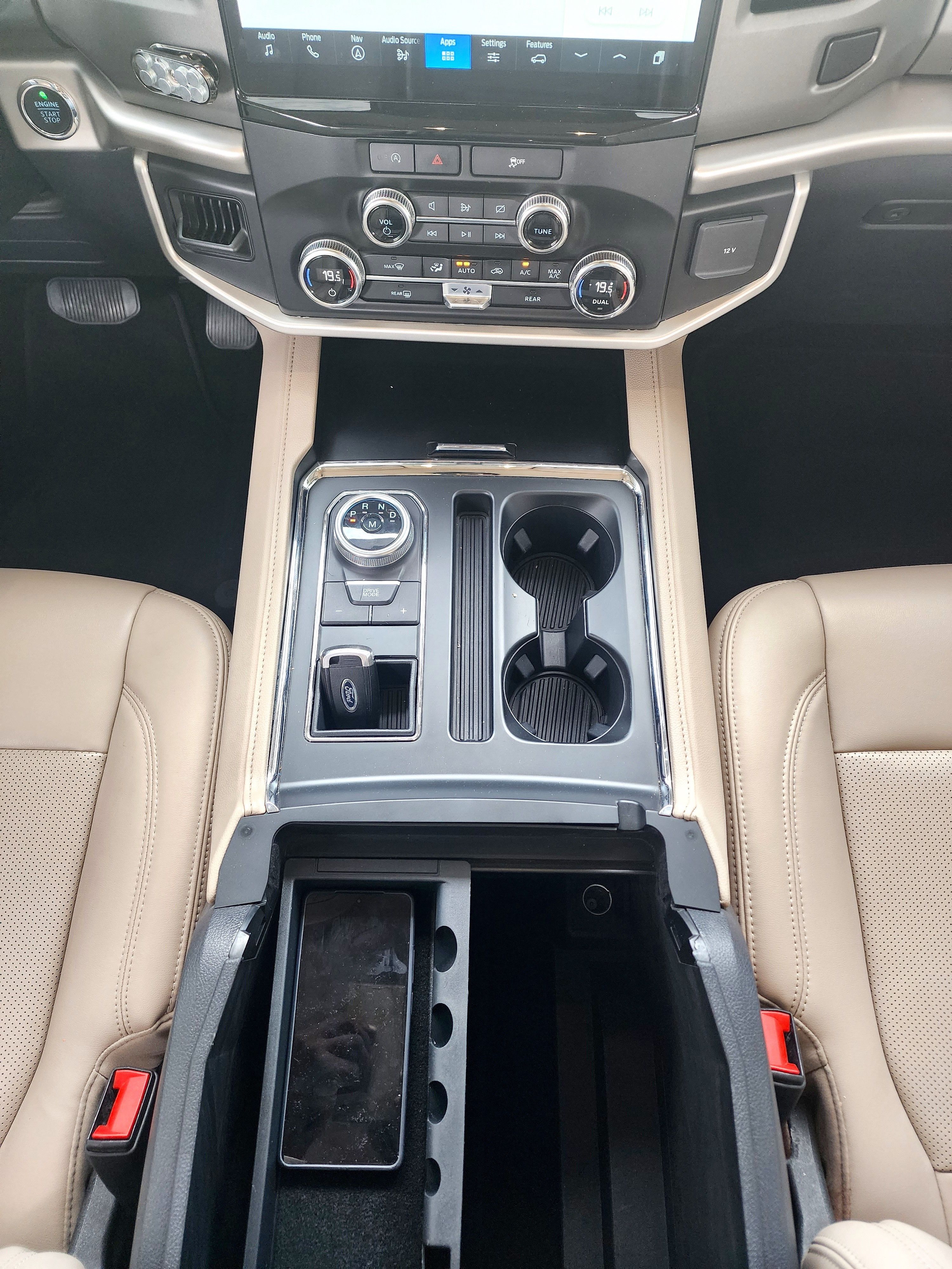 2023 فورد اكبيديشن XLT Premium