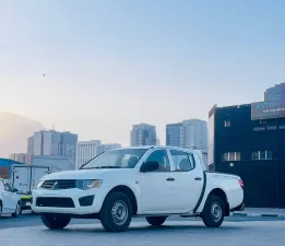 2013 ميتسوبيشي أل٢٠٠ double-cab