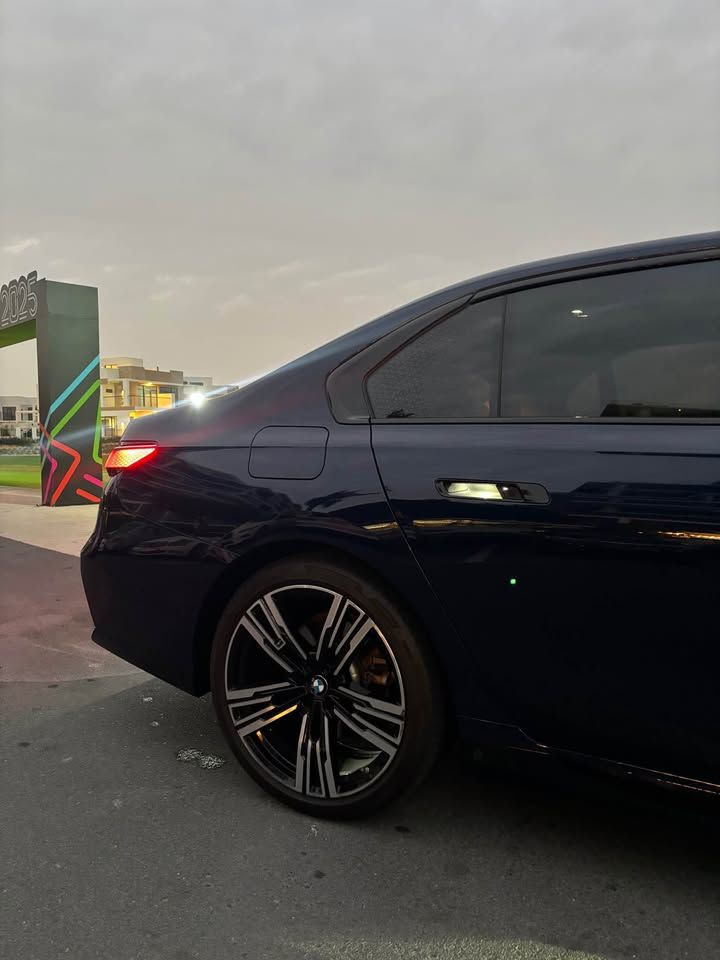 2023 بي أم دابليو الفئة - 7 735i