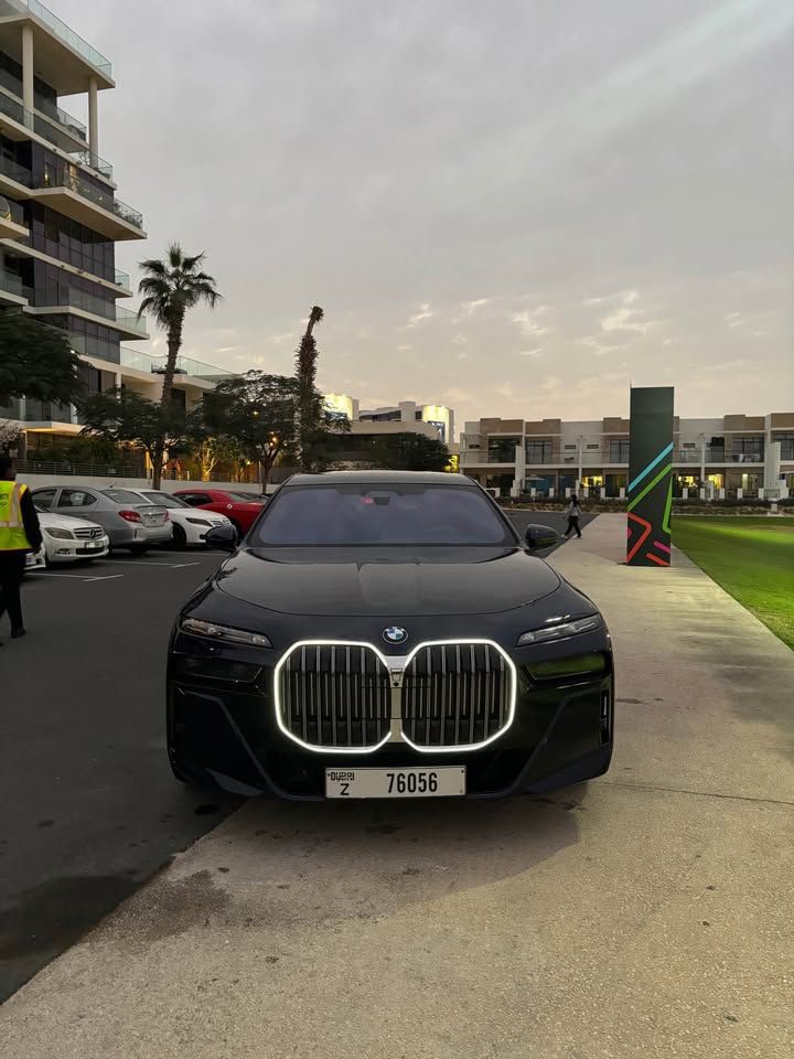 2023 بي أم دابليو الفئة - 7 735i