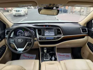 2017 تويوتا هايلاندر Hybrid VXR
