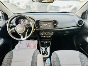 2022 كيا بيجاس Standard