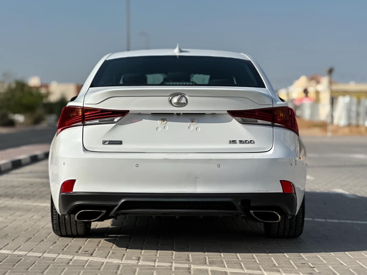 2019 لكزس اي اس IS 300