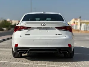 2019 لكزس اي اس IS 300