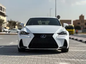 2019 لكزس اي اس IS 300