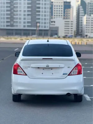 2014 نيسان فيرسا SR
