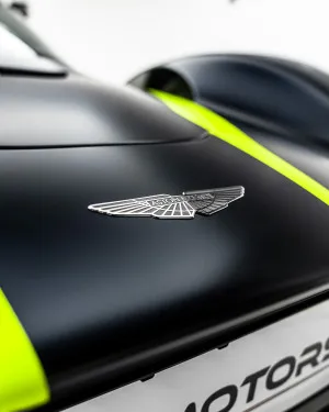 2024 استون مارتن فالكيري Valkyrie