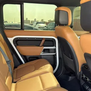 2024 لاند روفر ديفندر 110 HSE