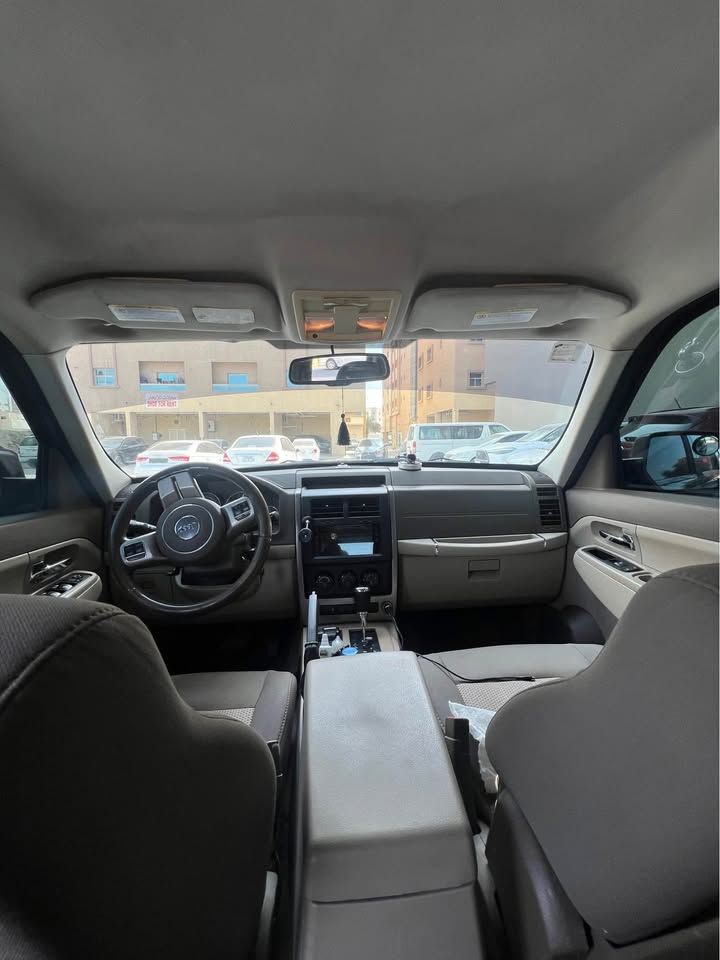 2012 جييب شيروكي Limited