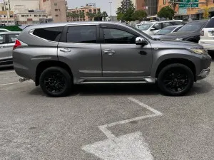 2016 ميتسوبيشي مونتيرو Limited