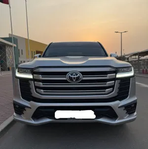 2025 Toyota Land Cruiser VXR