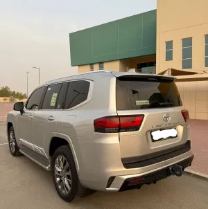 2025 Toyota Land Cruiser VXR