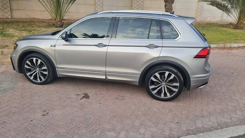 2019 فولجس فاجن تيغوان SE R-Line Black