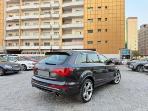 2013 اودي كيو٧ Prestige