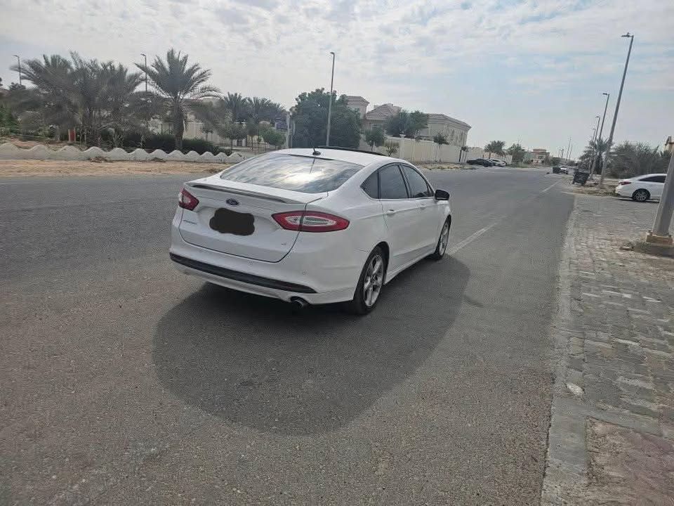 2014 فورد فيجن SE