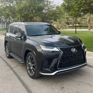 2022 Lexus LX600 base