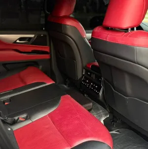 2022 Lexus LX600 base