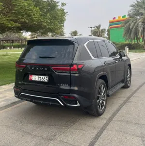 2022 Lexus LX600 base