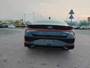 2021 هيونداي النترا Limited