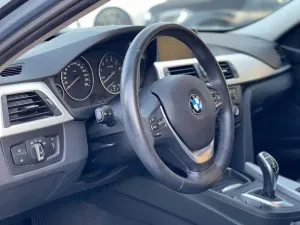 2012 بي أم دابليو الفئة - 3 320i