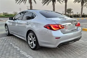 2017 Infiniti Q70 5.6