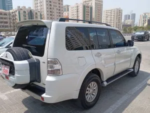 2014 ميتسوبيشي باجيرو GLS