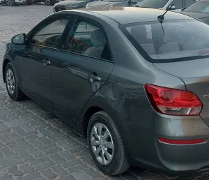 2022 كيا بيجاس Standard