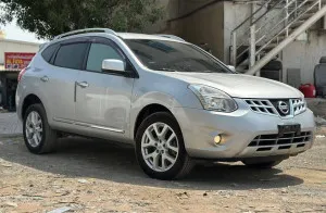 2014 نيسان روج SL