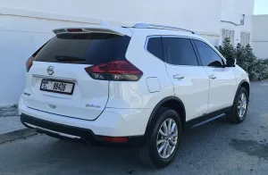2017 نيسان روج SL