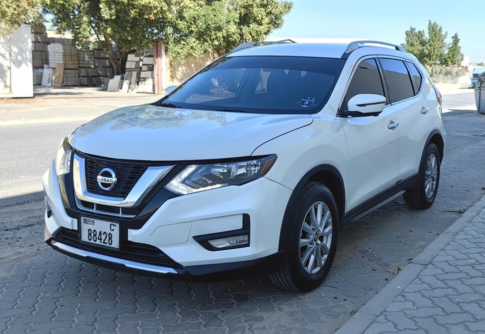 2017 نيسان روج SL