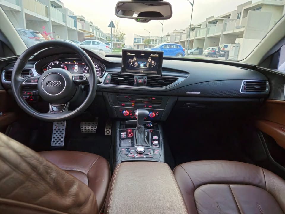 2013 اودي آي ٧ Premium Plus