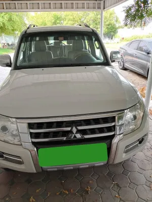 2017 Mitsubishi Pajero GLS