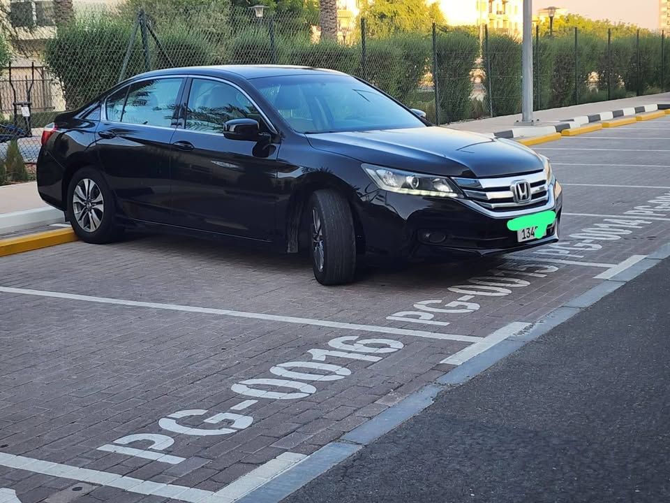 2016 هوندا أكورد Limited