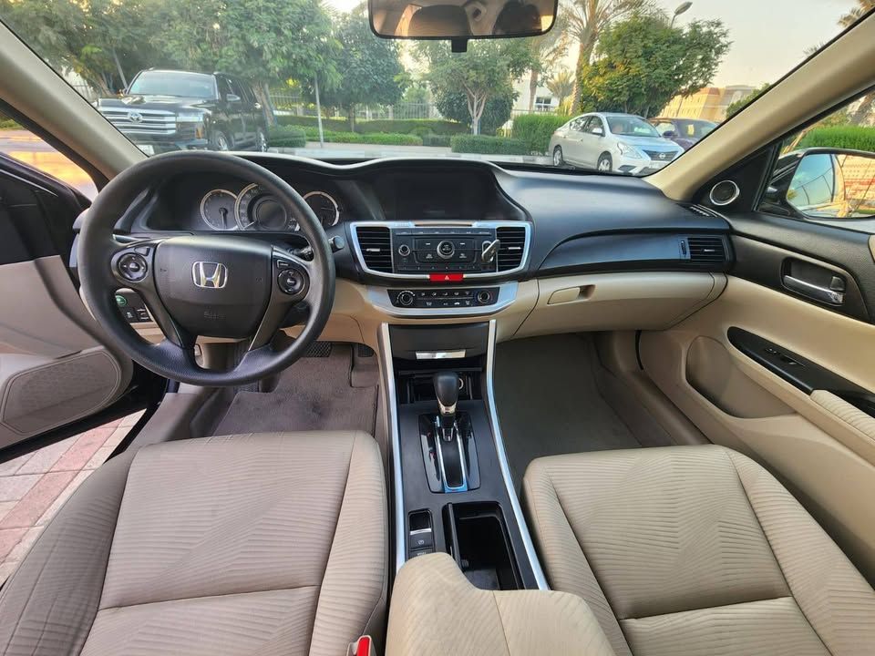 2016 هوندا أكورد Limited