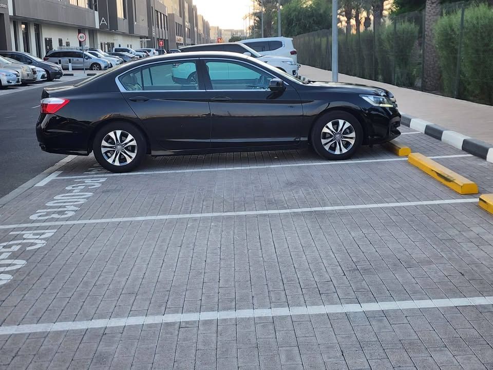 2016 هوندا أكورد Limited