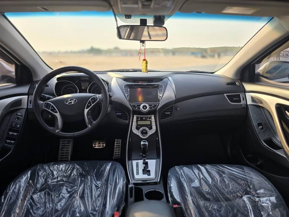 2012 Hyundai Elentra Limited